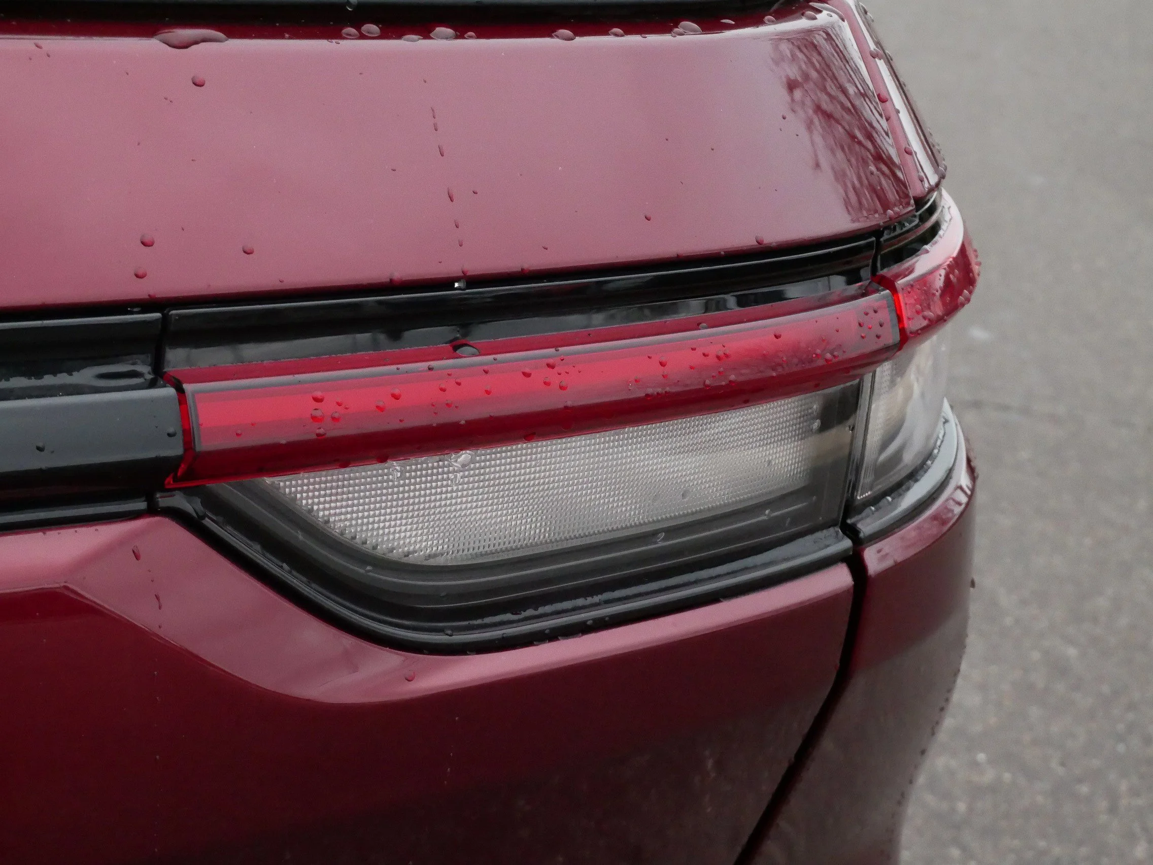 Used 2023 Velvet Red Pearlcoat Jeep Limited image 17