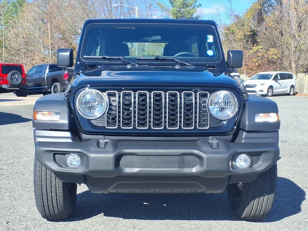 New 2026 Black Clear-Coat Exterior Paint Jeep 4-Door Sport image 2