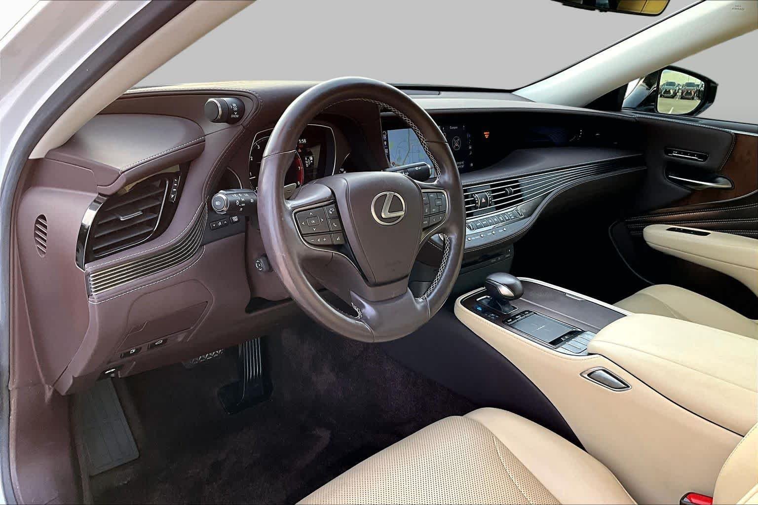 Used 2020 Eminent White Pearl Lexus  image 17