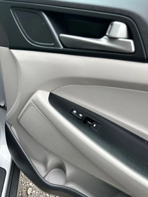 Used 2018 Molten Silver Hyundai SEL image 21