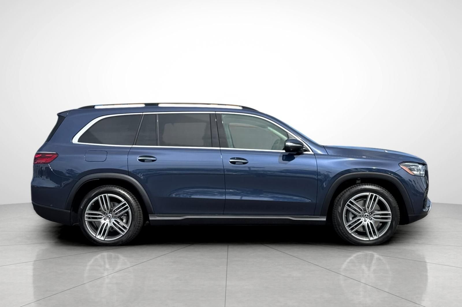 New 2026 Twilight Blue Metallic Mercedes-Benz GLS 450 image 34