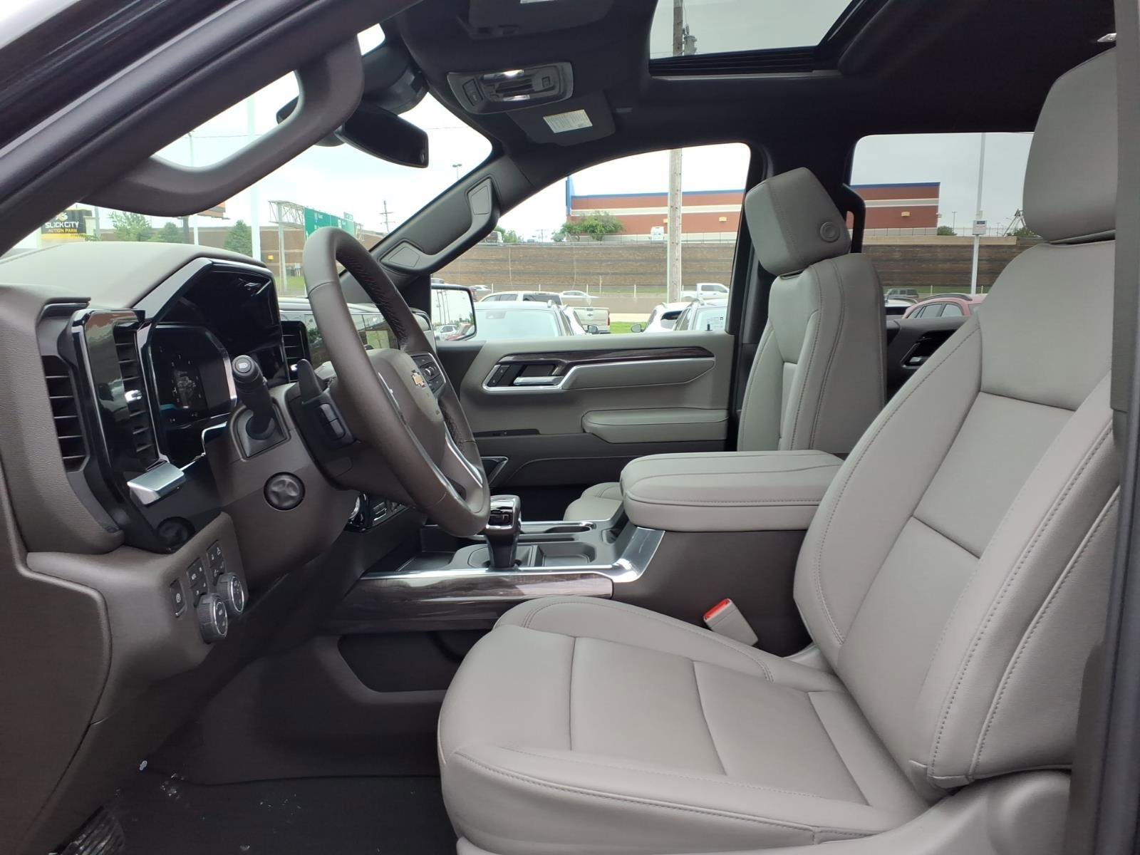 2026 Chevrolet Silverado 1500 LTZ - Photo 14