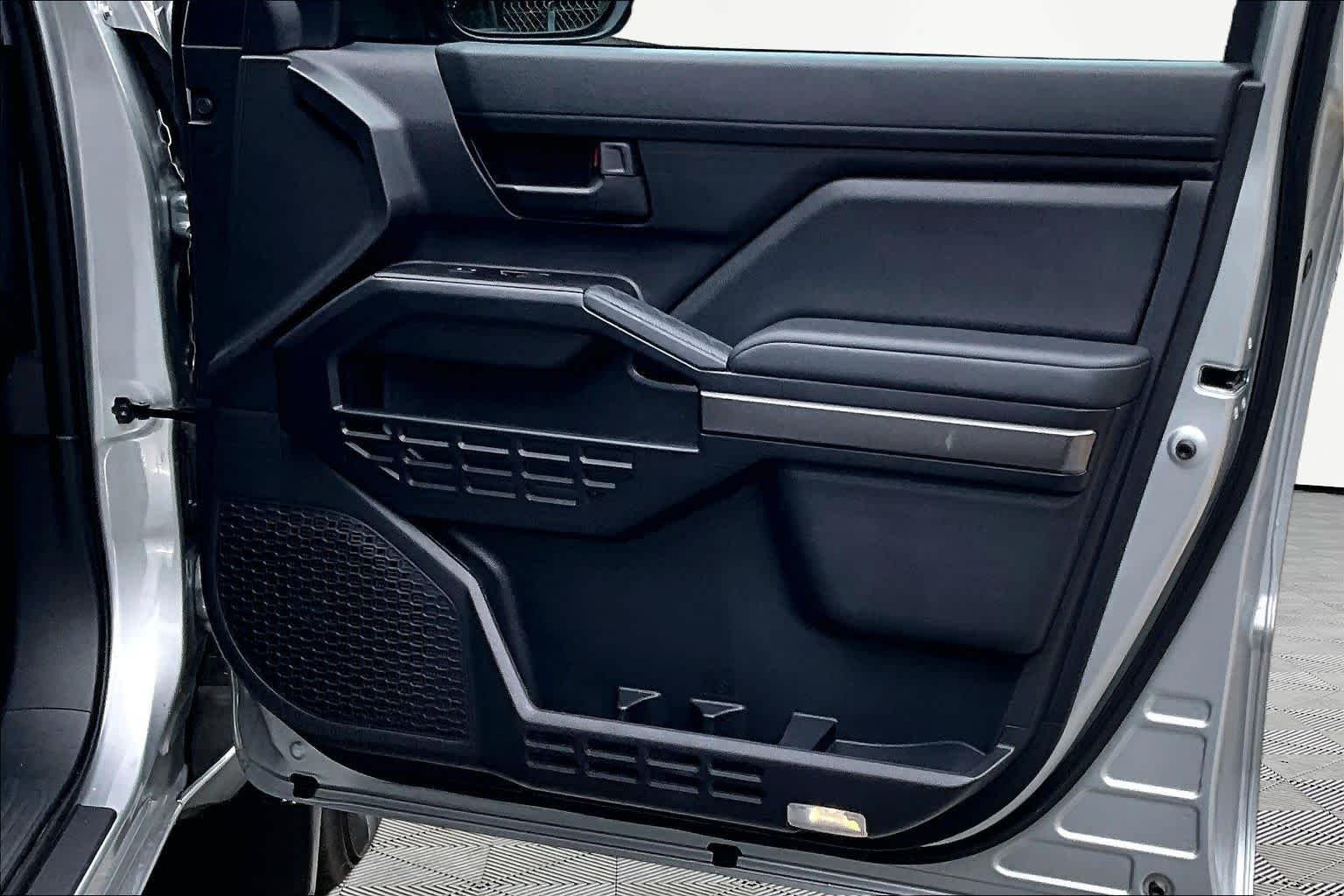 Used 2026 Cutting Edge Toyota SR5 image 23