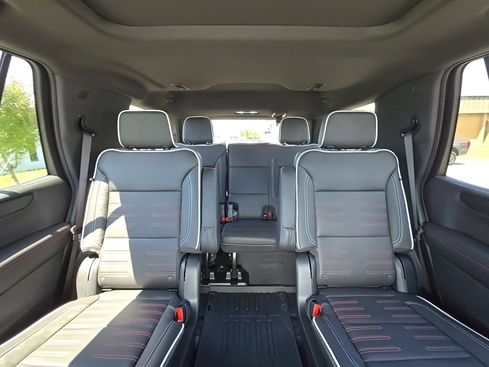 2026 GMC Yukon AT4 Ultimate - Photo 36