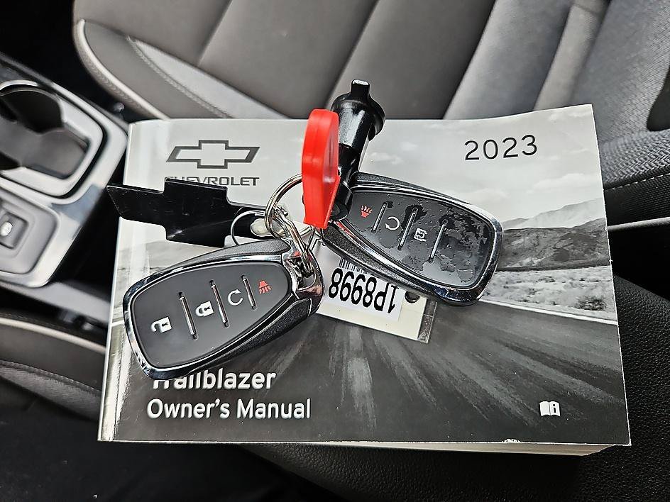 Used 2023 Sterling Gray Metallic Chevrolet LT image 27