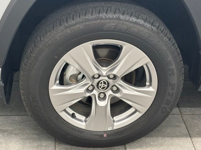 Used 2025 Silver Toyota XLE image 6