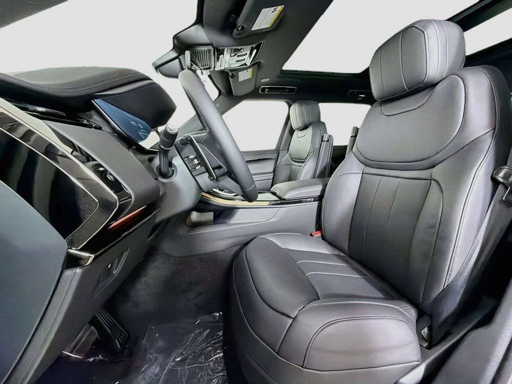 New 2026 Varesine Blue Land Rover Dynamic SE image 22