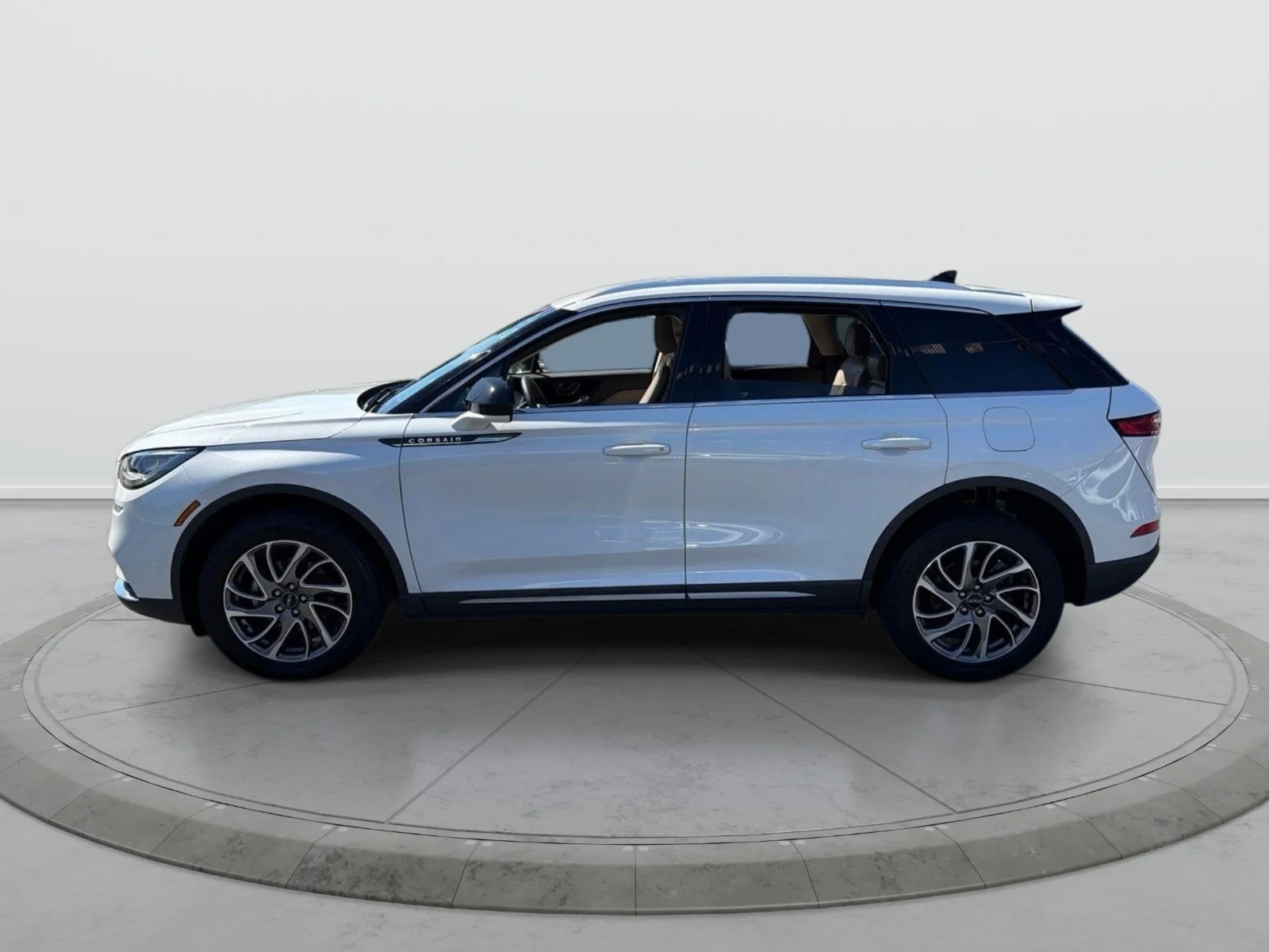Used 2022 White Lincoln Standard image 4