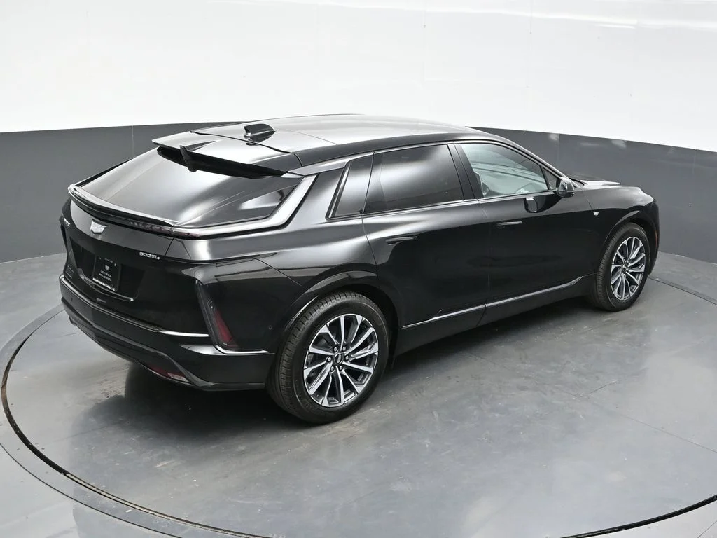 Used 2024 Black Cadillac Sport image 37