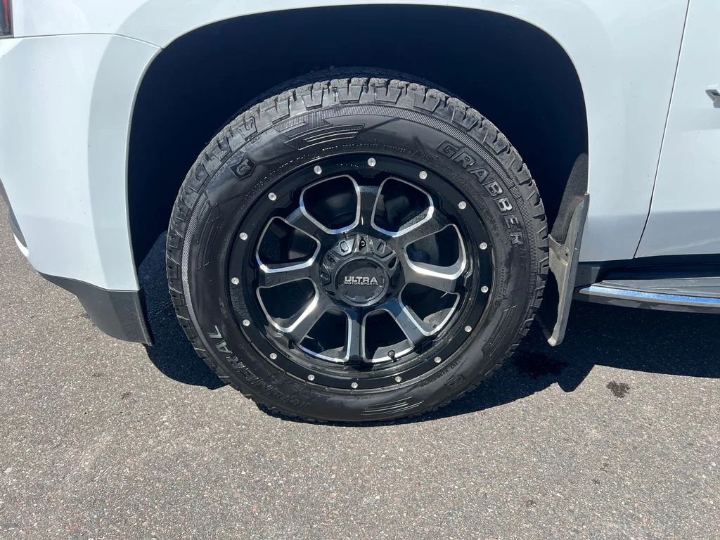 Used 2019 White GMC SLT image 19