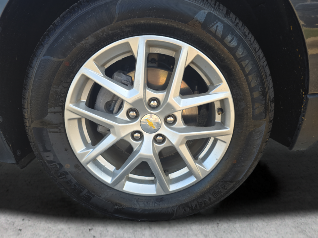 Used 2022 Gray Chevrolet LT image 20