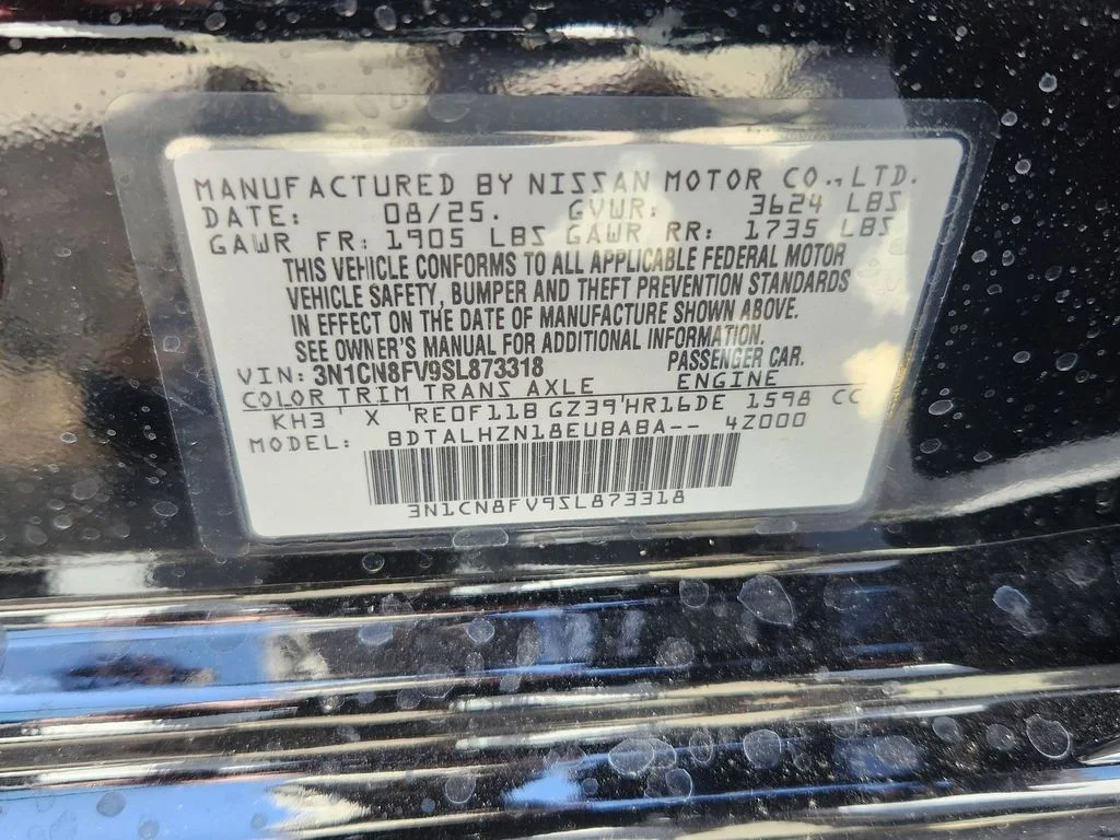 2025 Nissan Versa Sedan SR - Photo 11