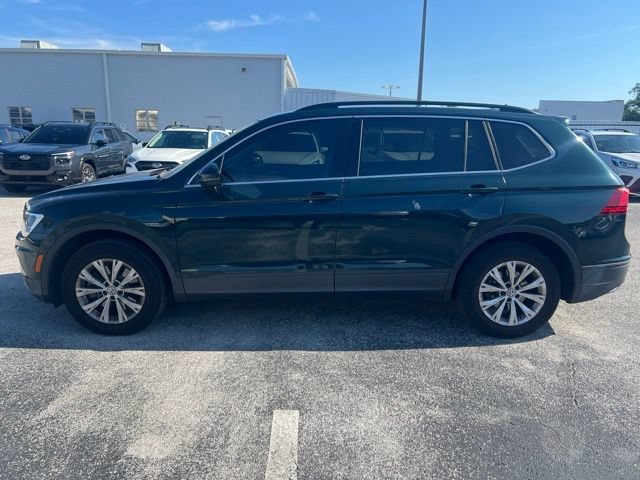 Used 2019 Moss Green Volkswagen SE image 2