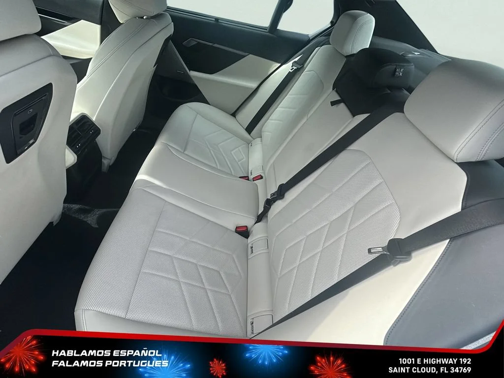 Used 2024 Blue BMW xDrive image 28