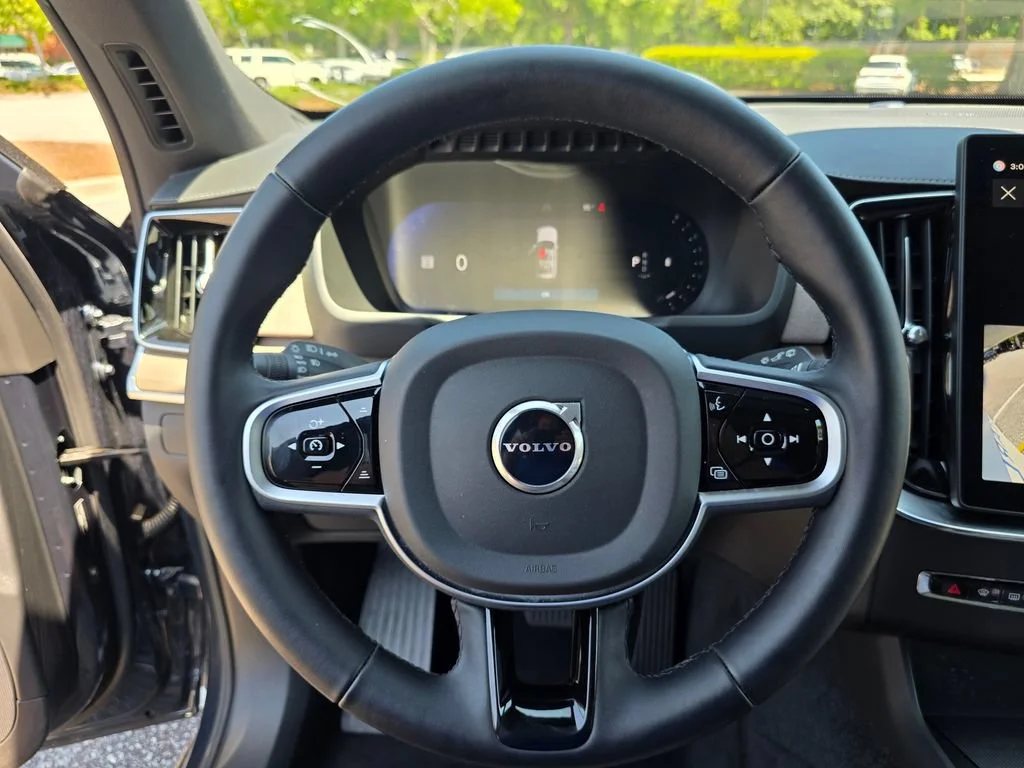 Used 2026  Volvo Plus image 22