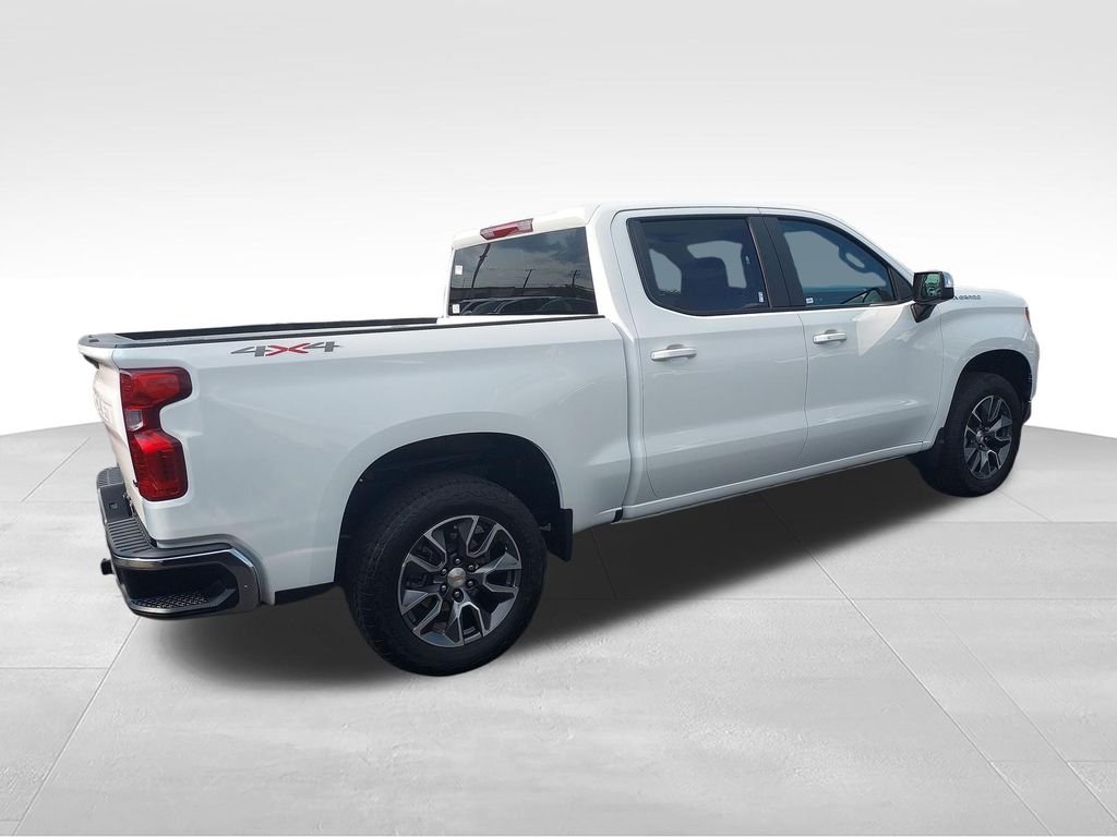 Used 2025 White Chevrolet LT image 5