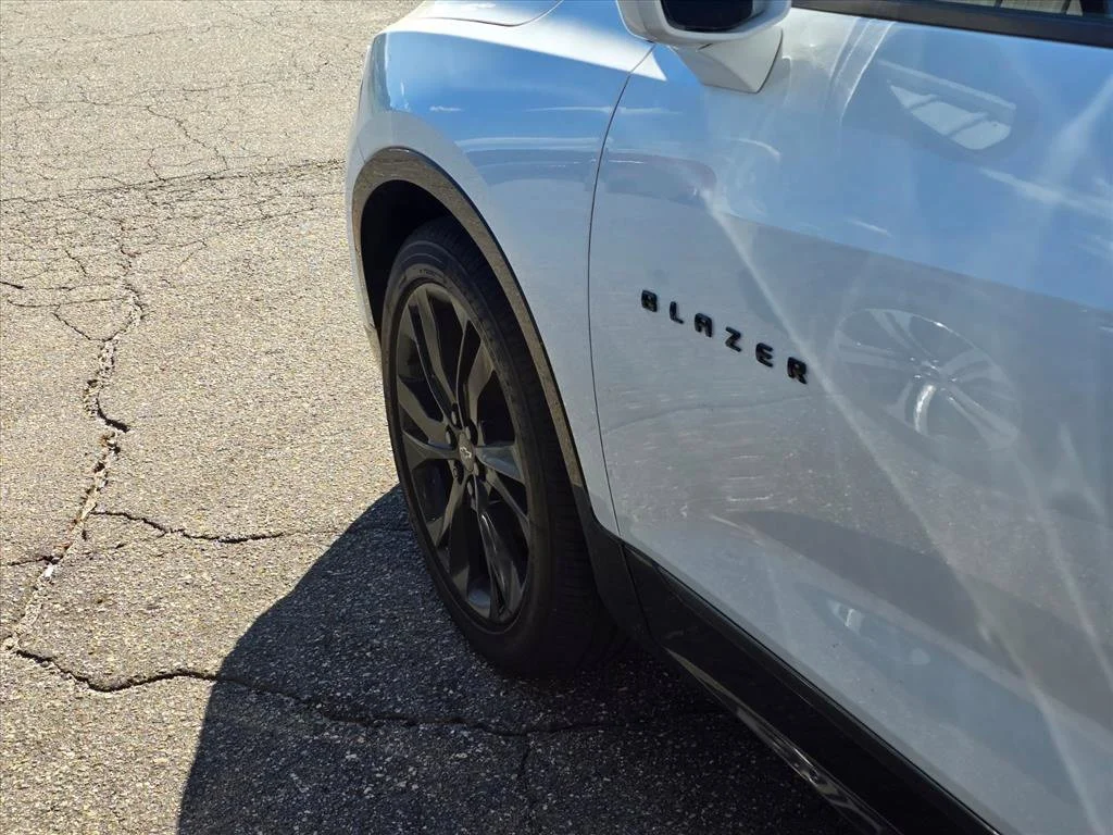Used 2019 White Chevrolet RS image 19