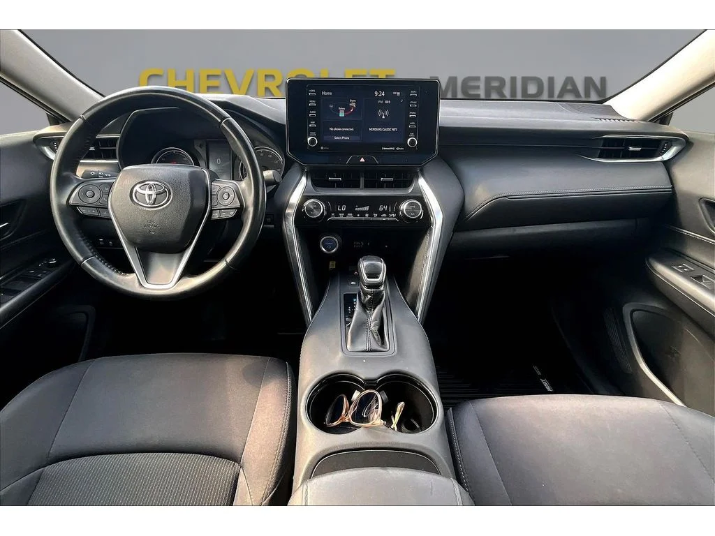 Used 2021  Toyota LE image 11
