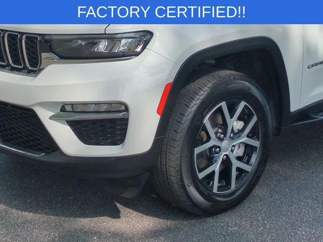 Used 2025 White Jeep Limited image 9