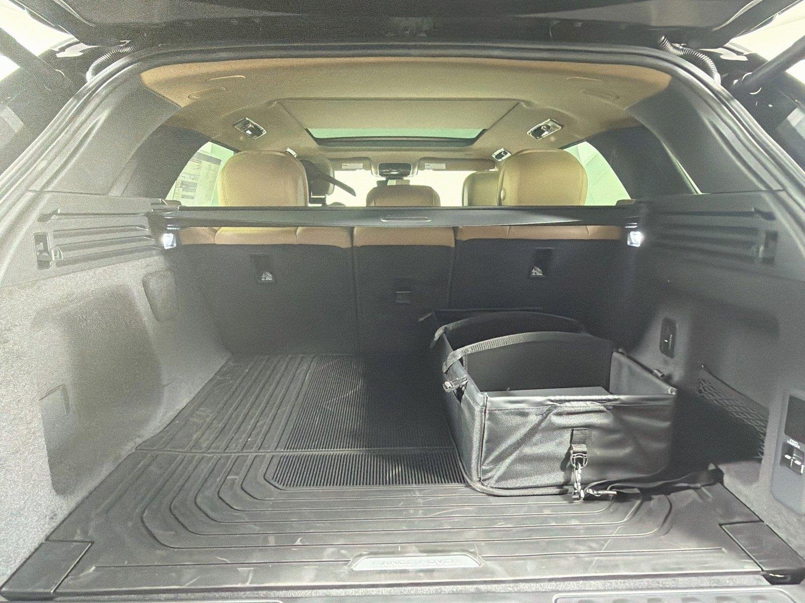 New 2026 Carpathian Grey Land Rover SE image 25