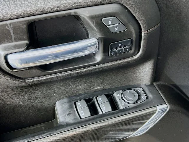 Used 2021 Black GMC AT4 image 9