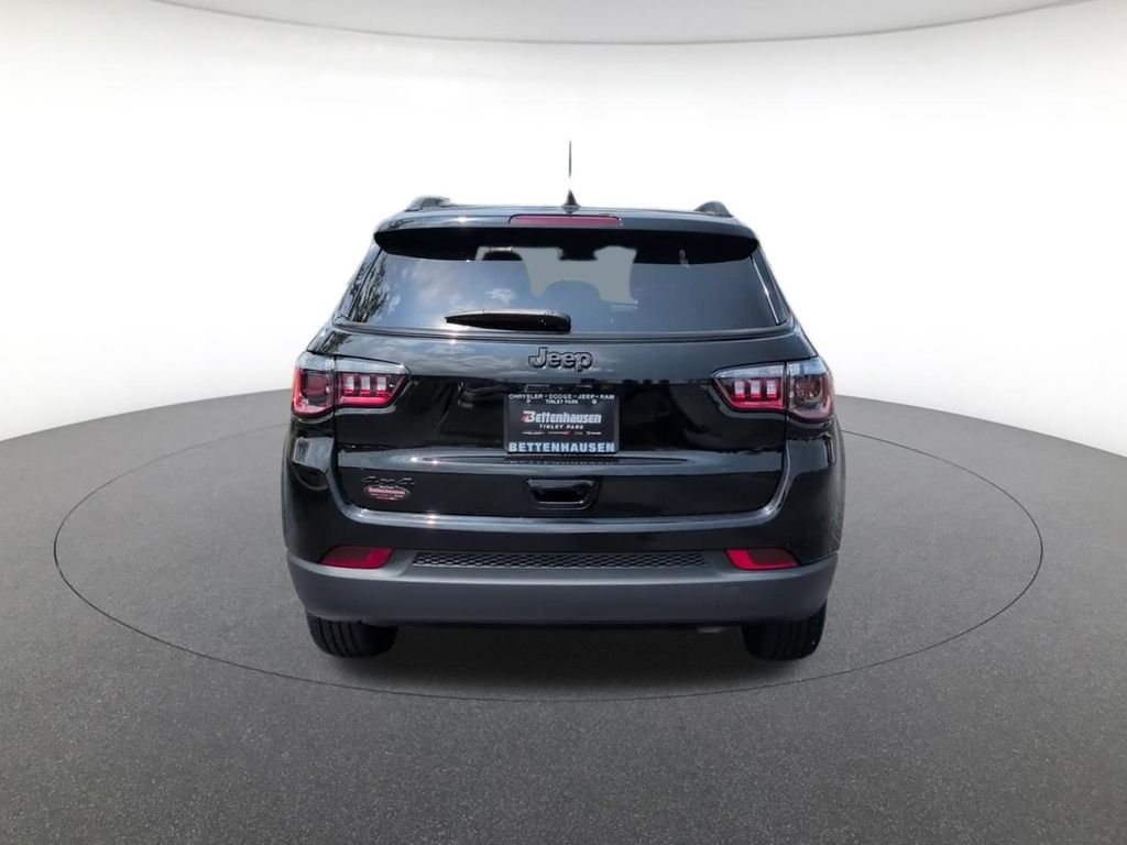 Certified Used 2023 Diamond Black Jeep Latitude image 8