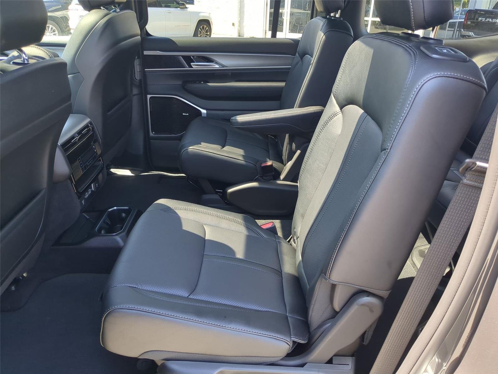 New 2026 Baltic Gray Metallic Clearcoat Jeep Limited Altitude image 27