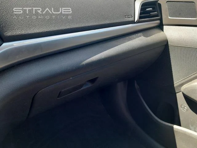 Used 2019 Machine Gray Hyundai SE image 30