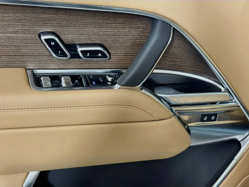 New 2026 Belgravia Green Land Rover SE 7 Seats image 18