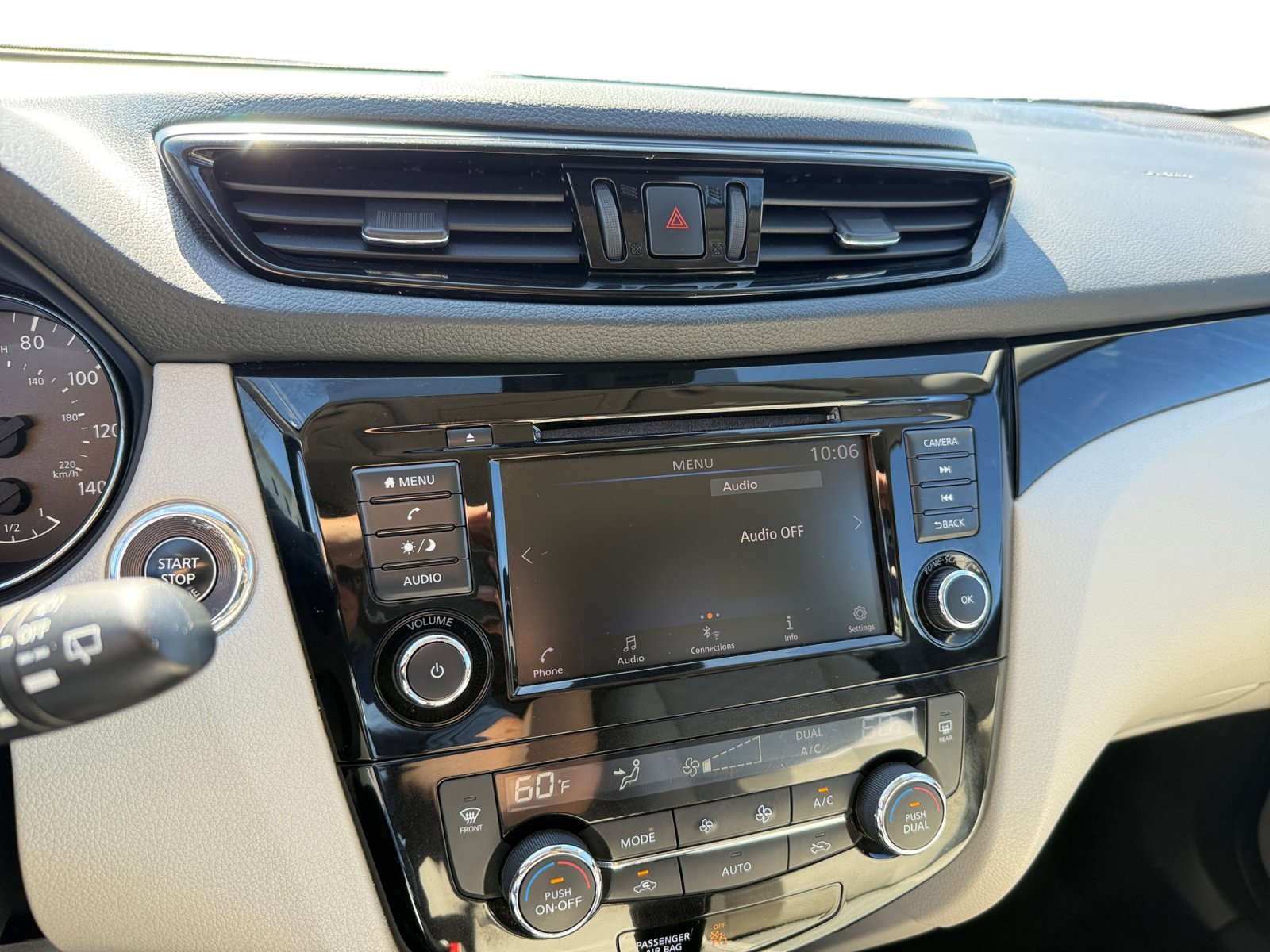 Used 2021 Pearl White Tricoat NISSAN SV image 12
