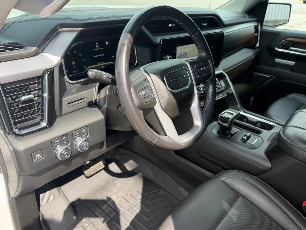 Used 2023 White GMC Denali image 18