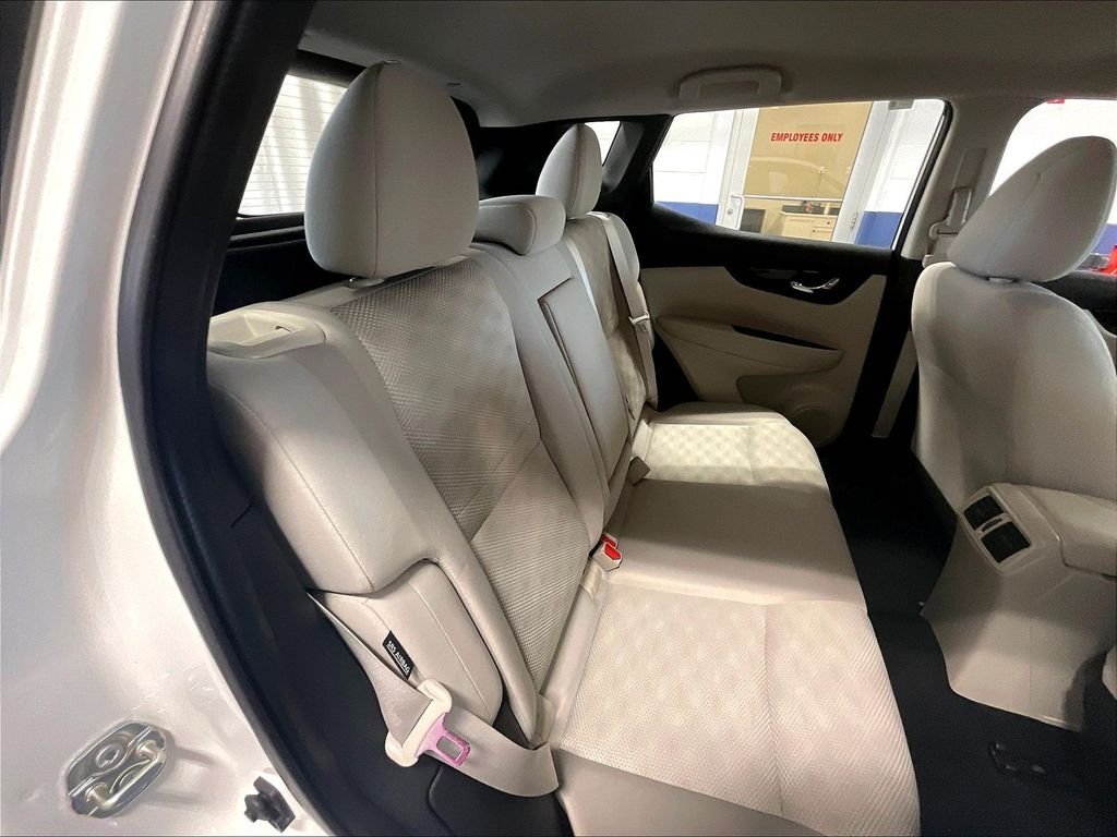 Used 2022 White Nissan SV image 16