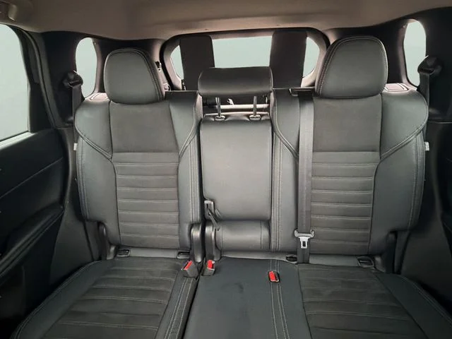 Used 2023  Mitsubishi SE image 17