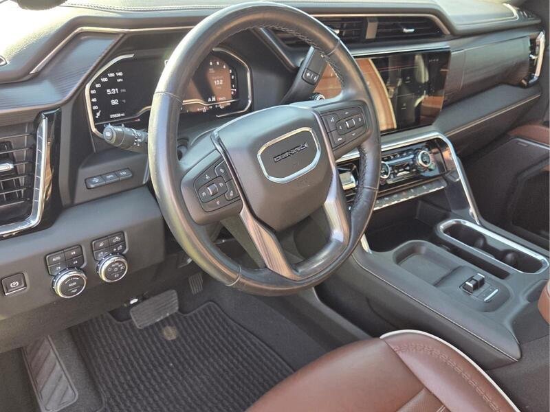 Used 2025 Onyx Black GMC 4WD CREW CAB 159" DENALI ULTIMATE image 11