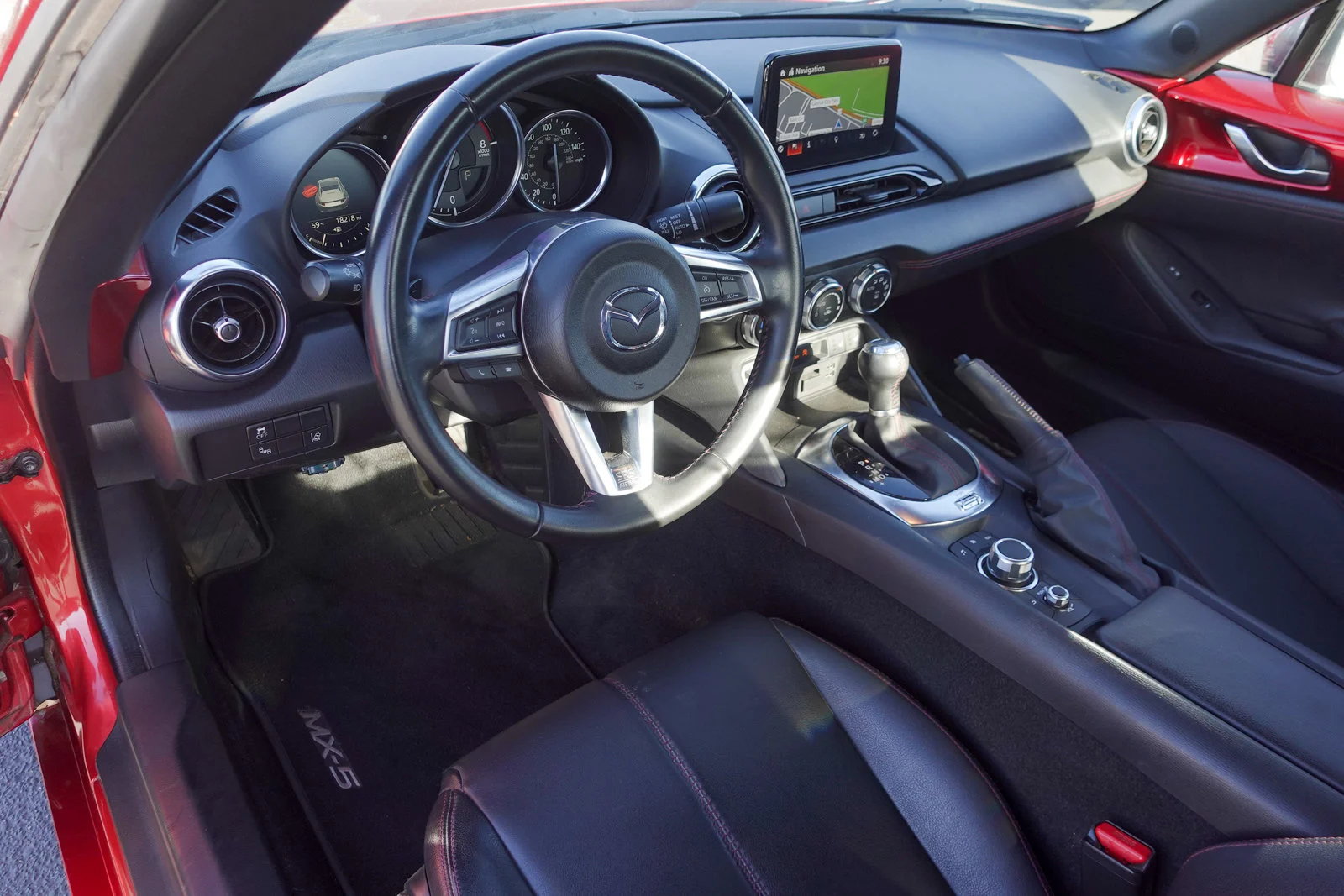 Used 2018 Red Crystal Mazda Grand Touring image 9