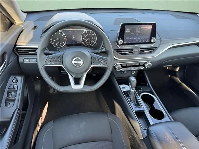 Used 2024 Gray Nissan 2.5 SV image 11