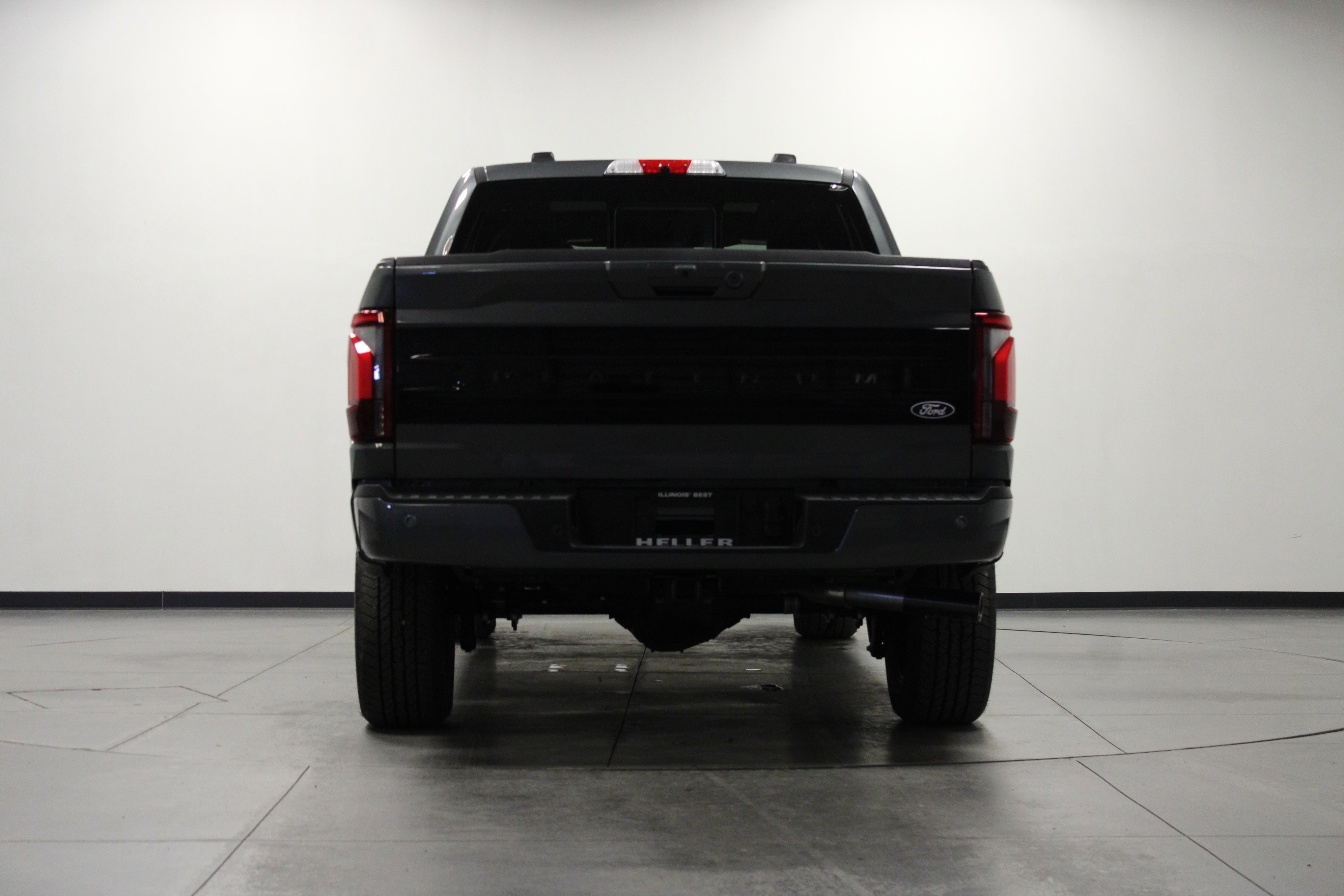 New 2026 Carbonized Gray Metallic Ford Platinum image 5
