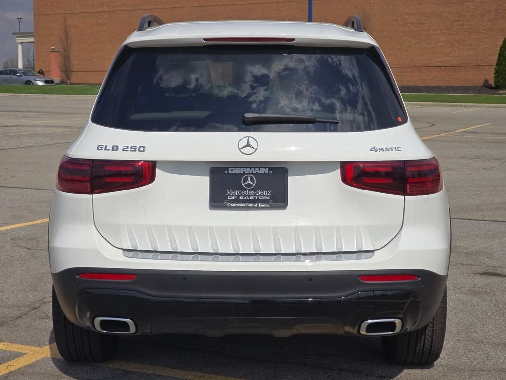 New 2026 Polar White Mercedes-Benz GLB 250 image 15