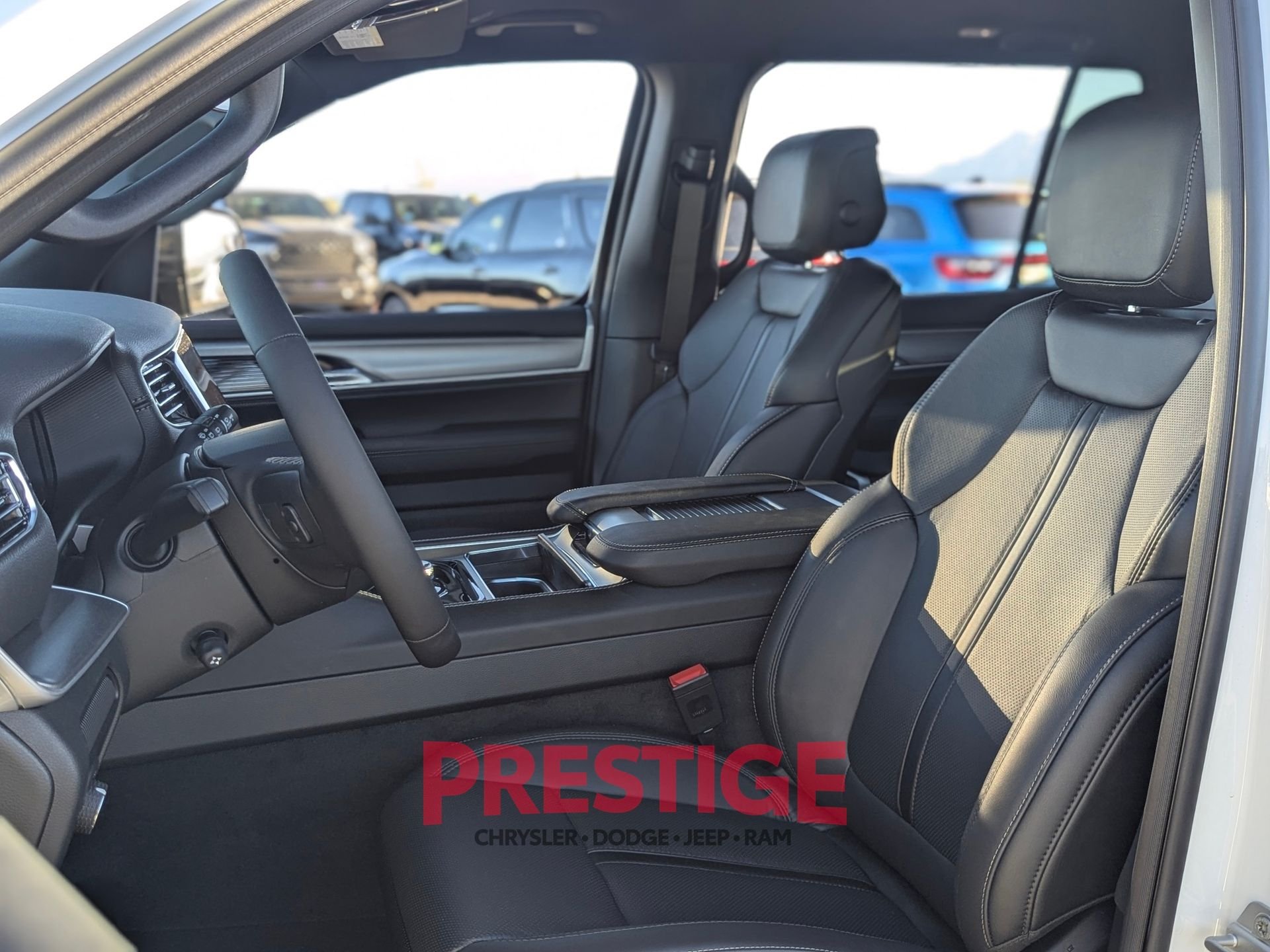 New 2026 Bright White Clear-Coat Exterior Paint Jeep Limited Altitude image 22