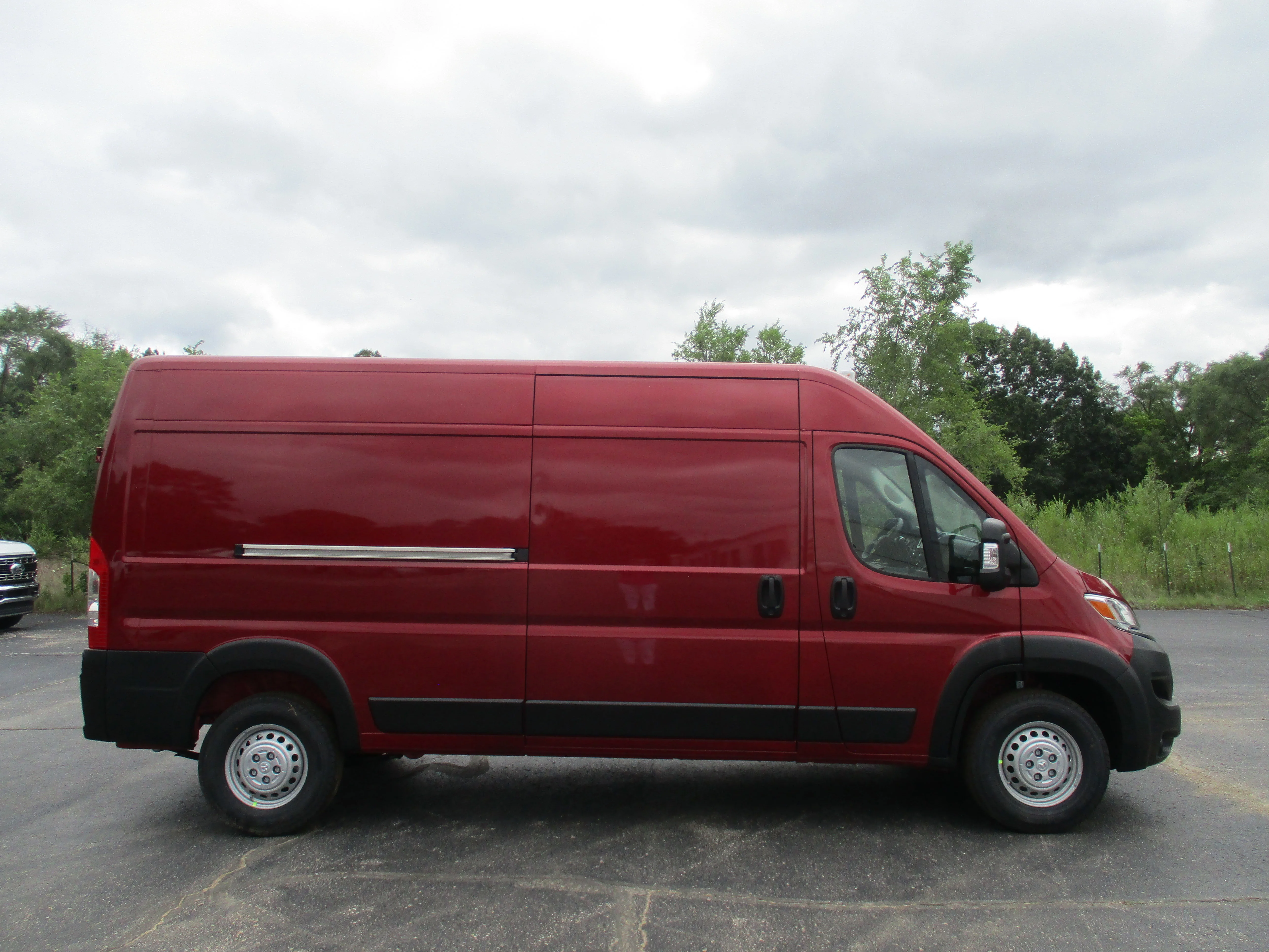 New 2026 Deep Cherry Red Crystal Pearl-Coat Exterior Paint RAM Tradesman 2500 High Roof 159 WB image 5