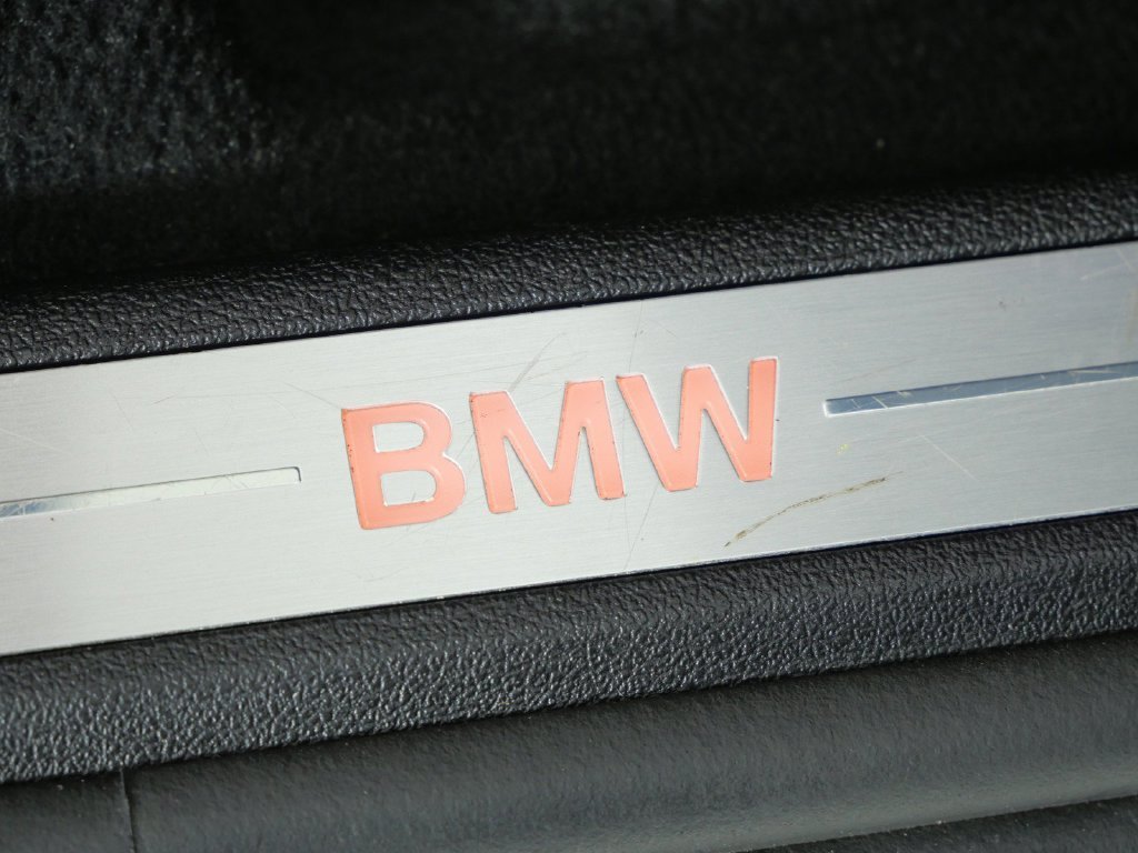 Certified Used 2024 Mineral White Metallic BMW xDrive40i image 28