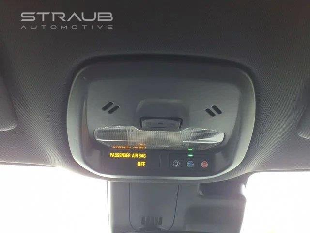 Used 2025 Summit White Chevrolet 2RS image 19