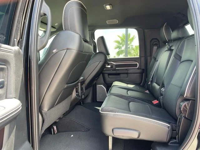 New 2026 Diamond Black Crystal Pearl-Coat Exterior Paint RAM Laramie image 18