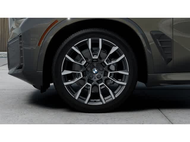 Used 2026 Dravit Grey Metallic BMW sDrive40i image 7