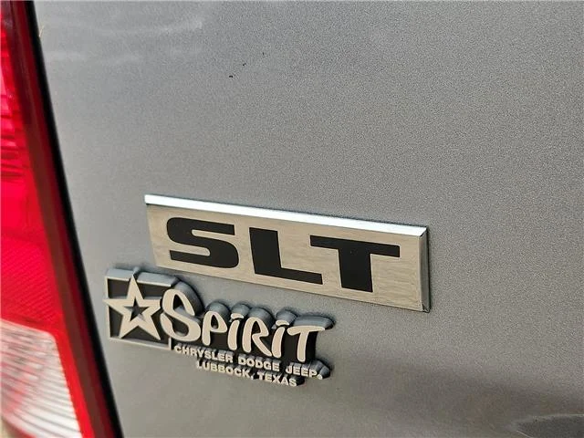 Used 2022 Billet Silver Metallic Clearcoat RAM SLT 4x4 Crew Cab 5.6 ft. box 140 in. WB image 8