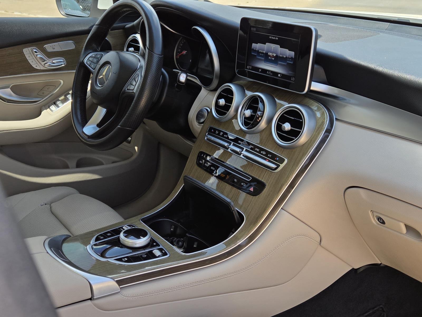 Used 2019 Polar White Mercedes-Benz GLC 300 image 39