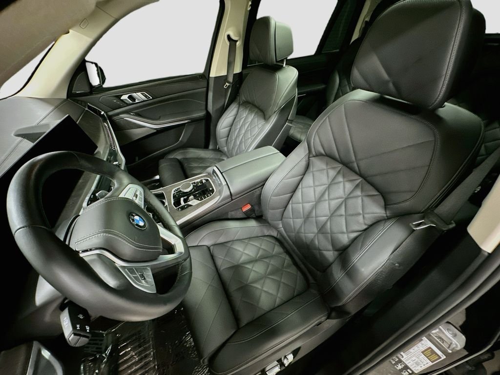 Used 2024 Black Sapphire Metallic BMW xDrive40i image 5