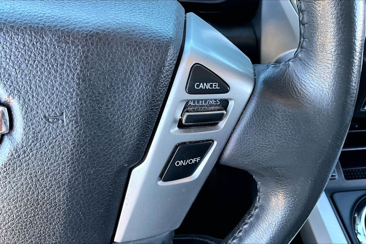 Used 2017 Brilliant Silver Nissan SL image 22