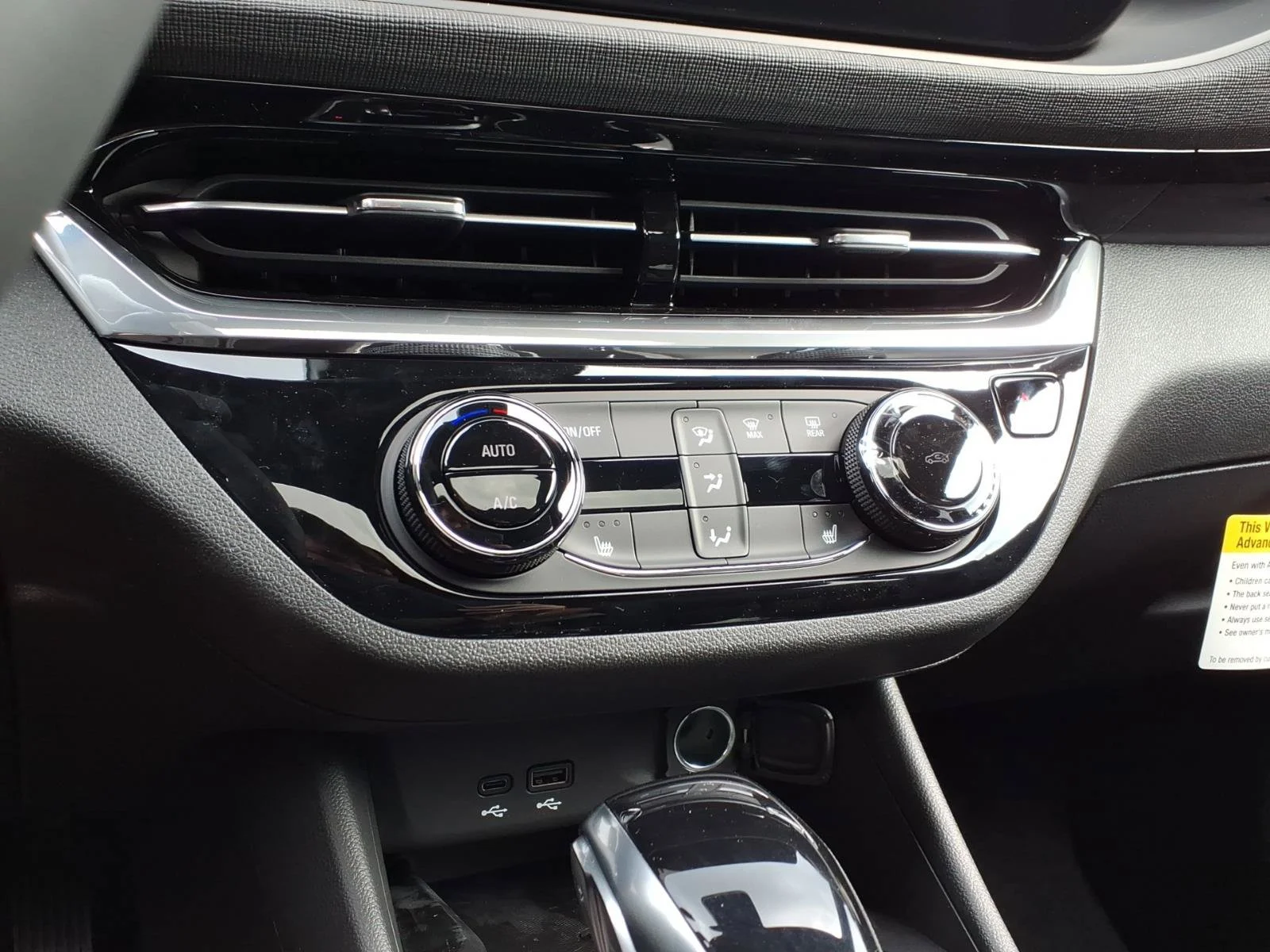2026 Buick Envista Sport Touring - Photo 17