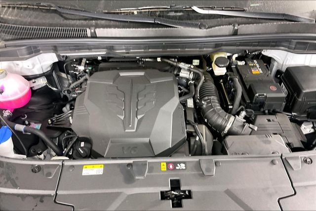 New 2027 Ceramic Silver Kia LXS image 2